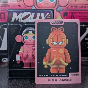 Mega Space Molly 100% Series 3 - Garfield